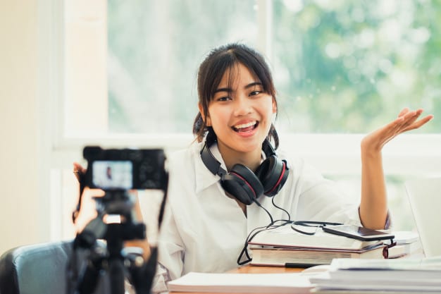 Wondering How To Become A Social Media Influencer? Here’s The 101!